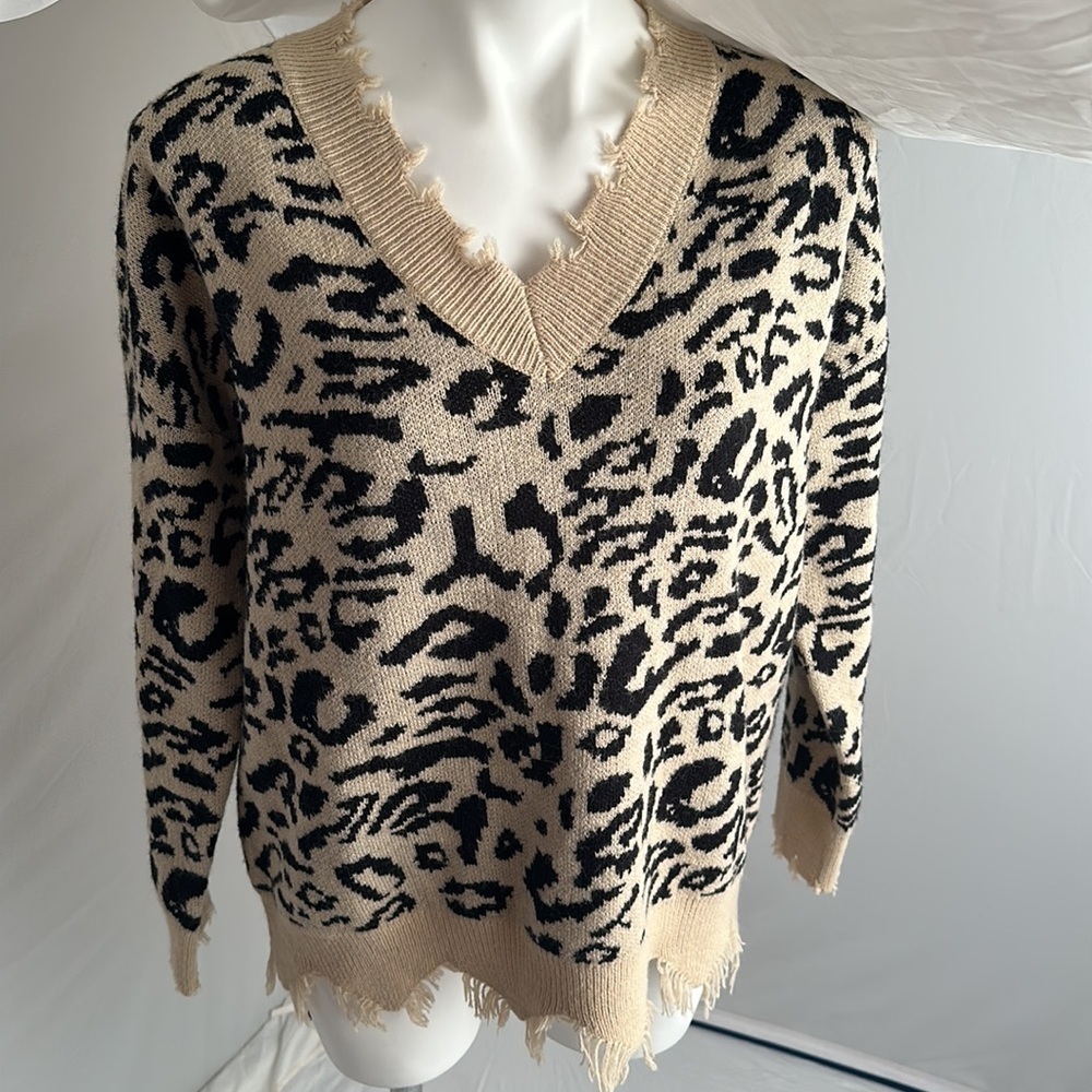 Main Strip tan and black leopard factory distressed v-neck sweater